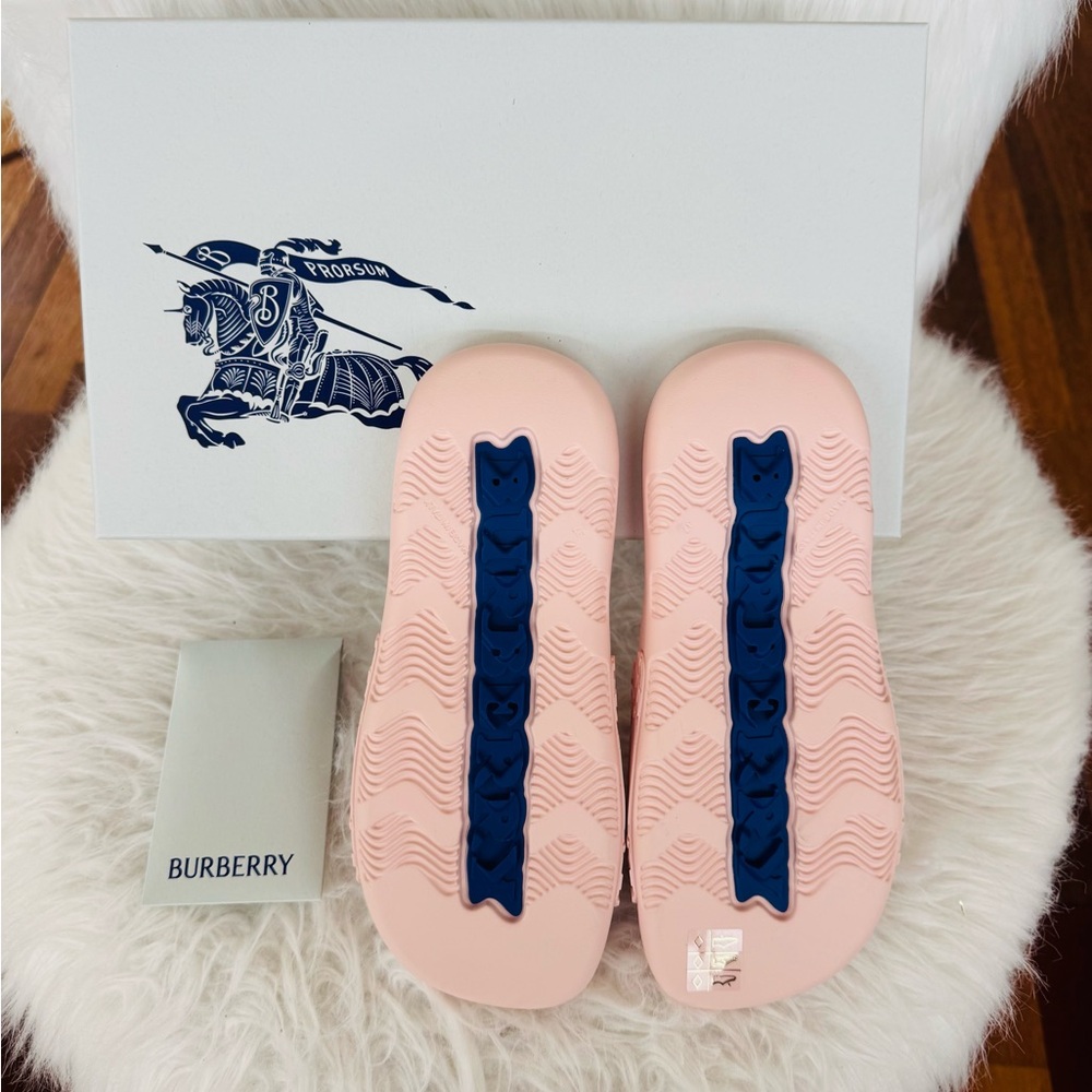 NWT Authentic Burberry Pink Check Slide Sandals - Picture 2 of 4